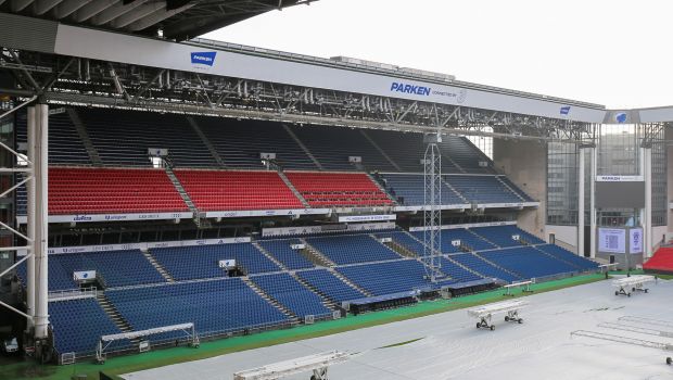 Udskiftning af Parkens røde sæder til blå