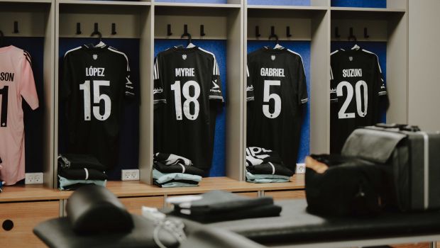 F.C. København-trøjer i omklædningsrummet