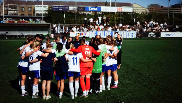 F.C. Københavns kvindehold samles inden kickoff
