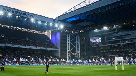 Blue And White Banner Day i Parken