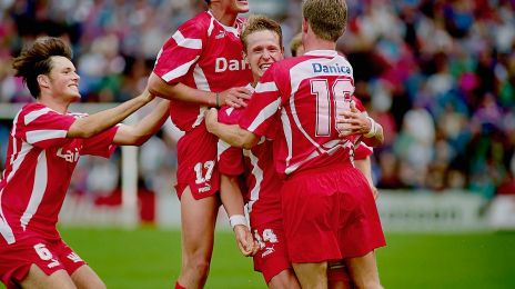 Peter Møller jubler med Christian Lønstrup, Morten Falch og Michael Giolbas