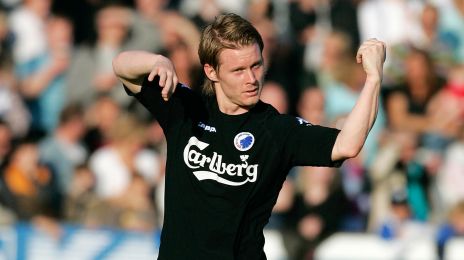 Fredrik Berglund fejrer med "violinspil"
