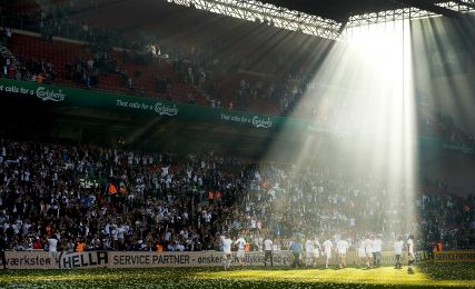 Spillerne fejrer pokalsejren over FC Vestsjælland