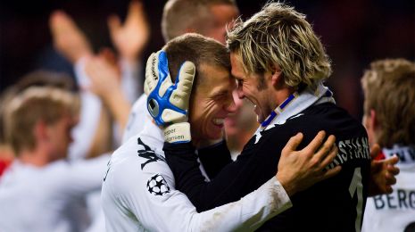 Gravgaard og Jesper C fejrer sejren over Manchester United