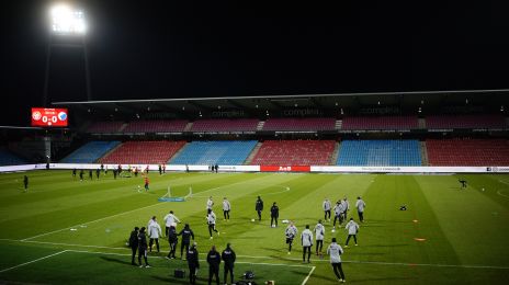 Opvarmning på Aalborg Portland Park