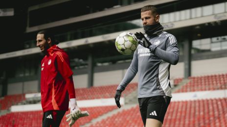 Denis Vavro og Kamil Grabara