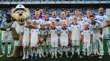 Holdfoto med indmarchbørn fra Klub Leo