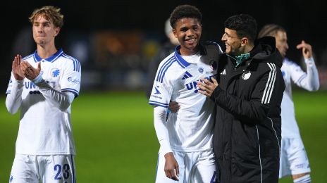 Mohamed Elyounoussi tiljubler sin landsmand Liam West med debuten