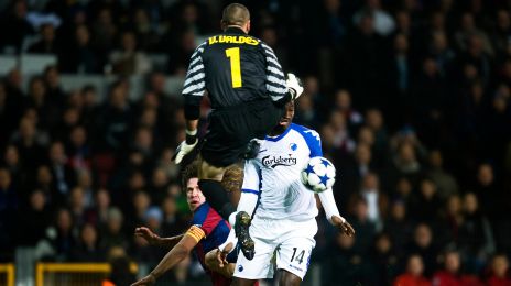 Victor Valdes nedlægger Dame N'Doye