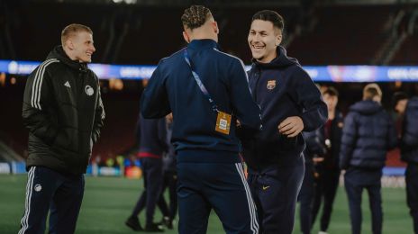 Roony Bardghji hilser på sine gamle holdkammerater