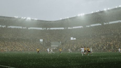 Styrtregn over Brøndby Stadion