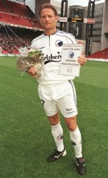 Mio hædret som Årets FCK-spiller 1999/2000.