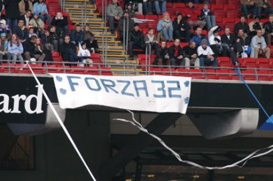 Banner-hyldest til Peter "32" Møller