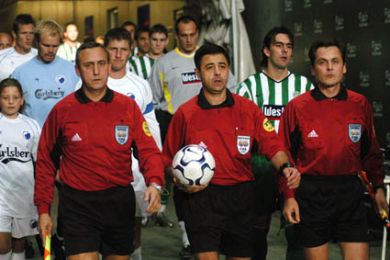 Den bulgarske dommertrio med Ivan Dobrinov i midten