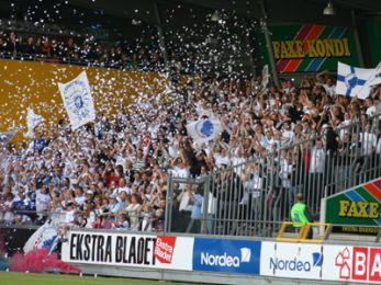 FCK-fans byder spillerne velkommen