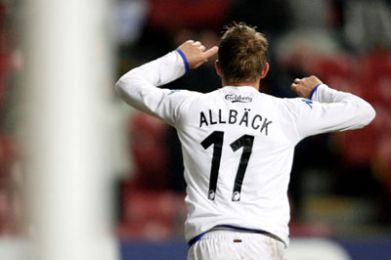 Marcus Allbäck har scoret til 3-2...