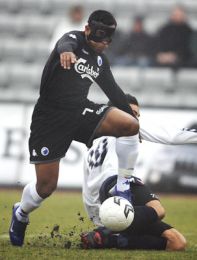 Álvaro Santos med bolden...