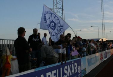 Enkelte fans af Byens Hold havde indfundet sig i Norrtälje - © FCK.DK