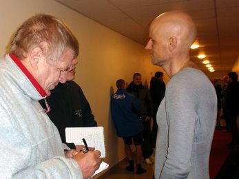 Ståle Solbakken interviewes af Ekstra Bladet og BT
Foto: Torkil Fosdal, FCK.DK