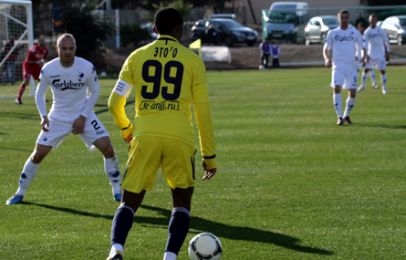 FC Anzhis store stjerne og anfører Samuel Eto'o scorede både i den ordinære spilletid og i straffesparkskonkurrencen. Foto: FCK.dk.