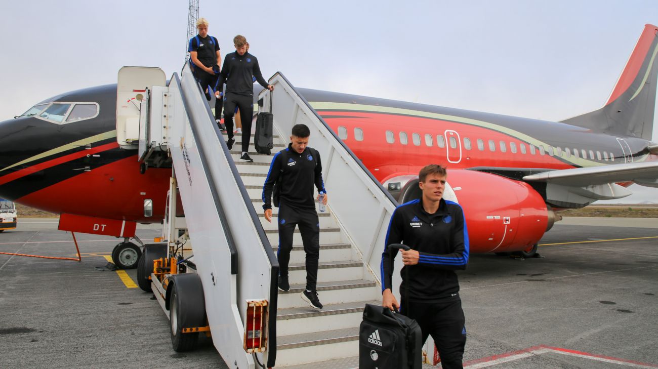 Spillerne ankommer til Island