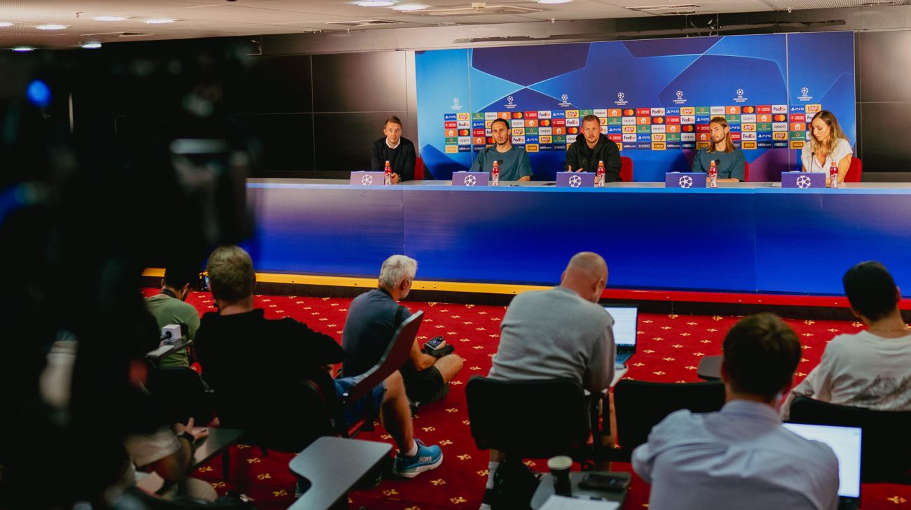 Pressemøde på Ali Sami Yen Spor Kompleksi Pressemøde på Ali Sami Yen Spor Kompleksi