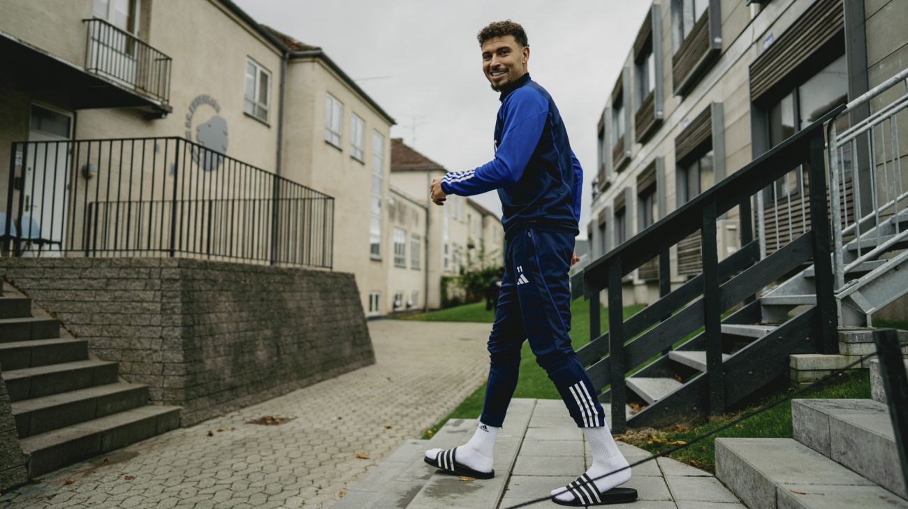 Jordan Larsson på Nummer 10 Jordan Larsson på Nummer 10