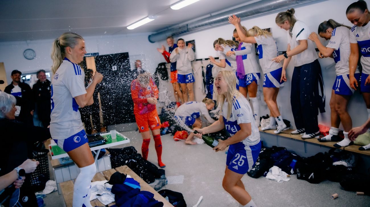 F.C. Københavns kvindehold fejrer oprykning til 1. division F.C. Københavns kvindehold fejrer oprykning til 1. division