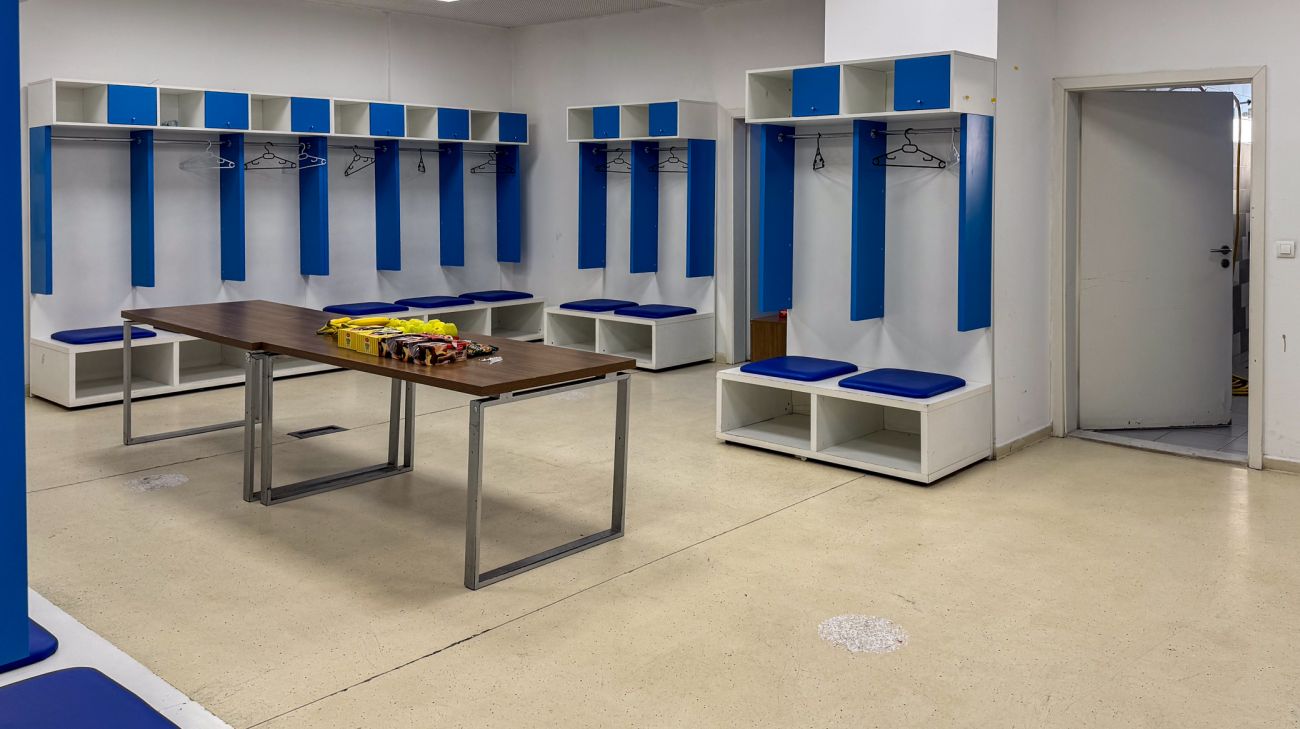FCK's omklædningsrum på Stadiumi Fadil Vokrri