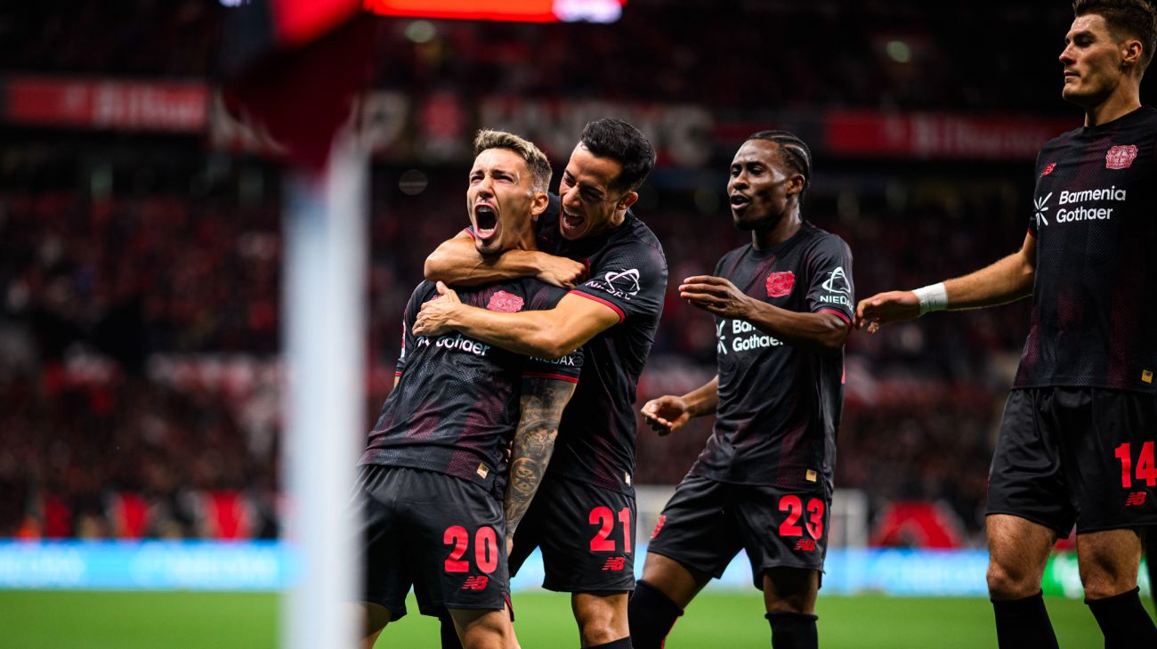 Dødboldspecialisten Alejandri Grimaldo fejrer en scoring mod Eintracht Frankfurt