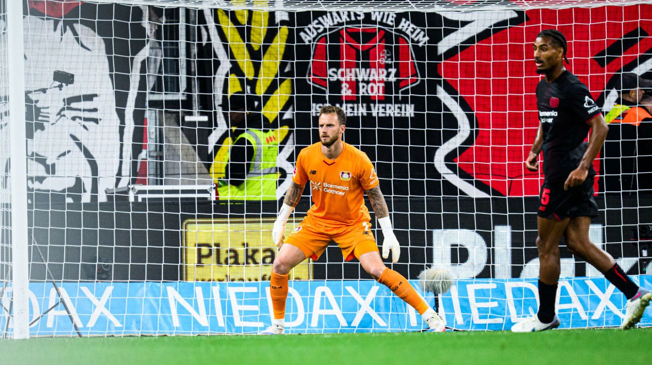 Mark Flekken er kommet til Leverkusen fra Brentford