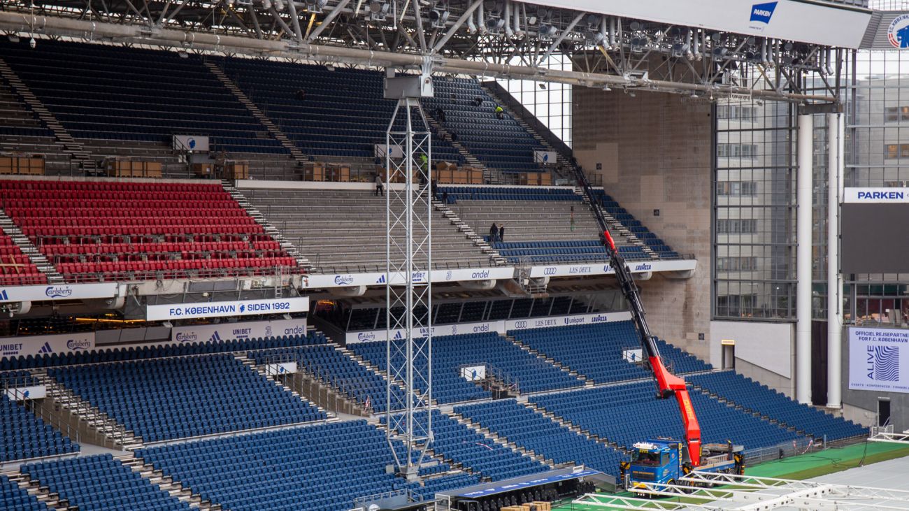 Udskiftning af sæder på Parkens A-tribune