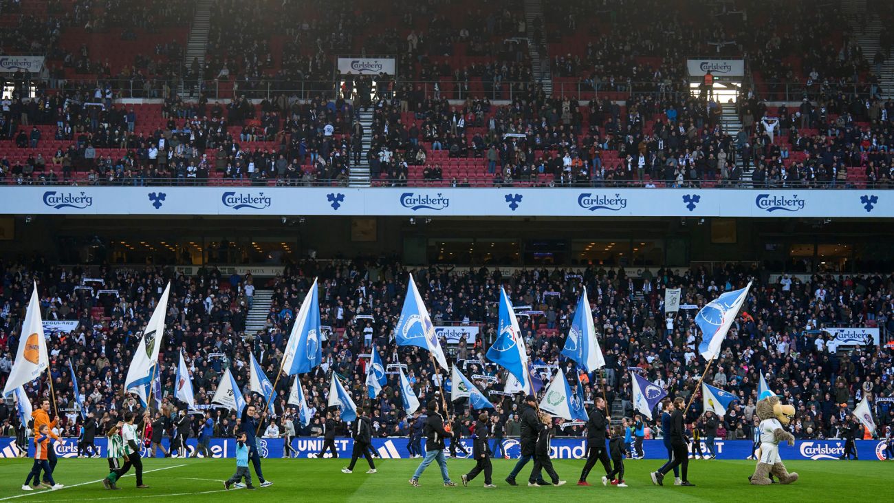 Blue & White Banner Day i Parken