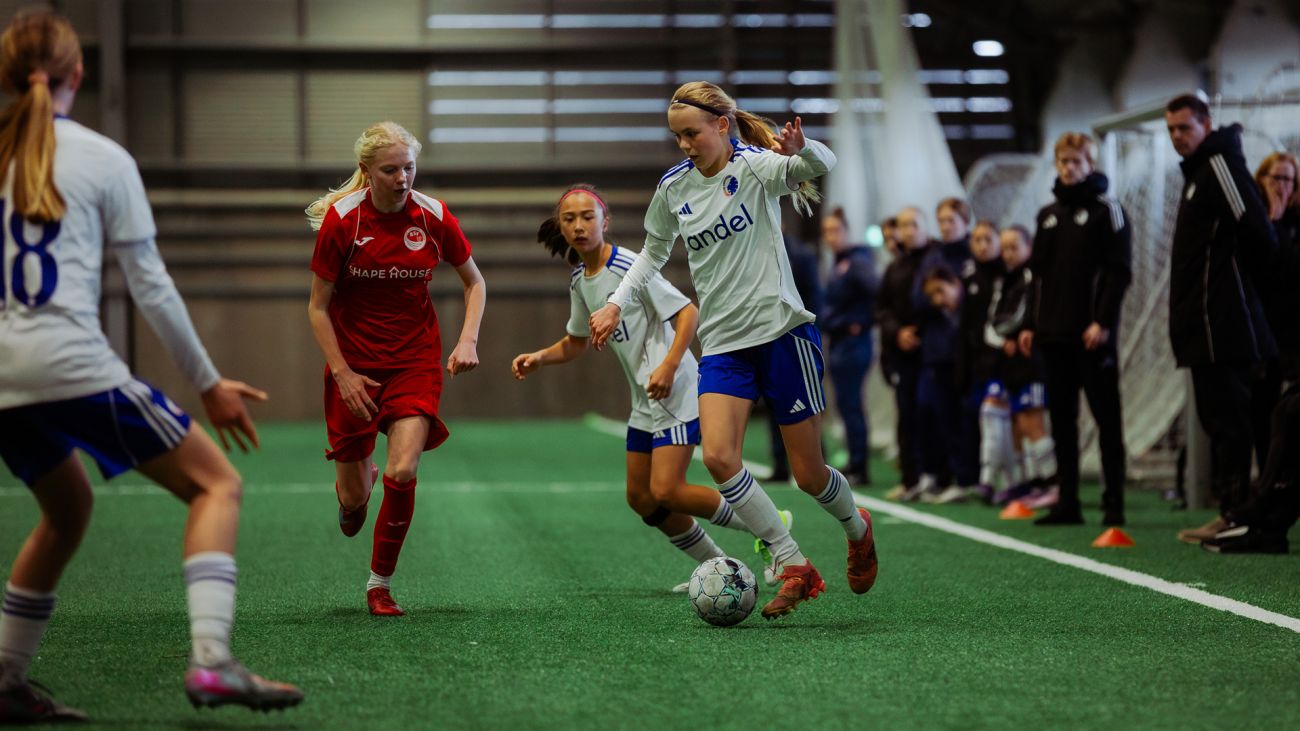 F.C. Københavns U14-pigehold i kamp mod BSF