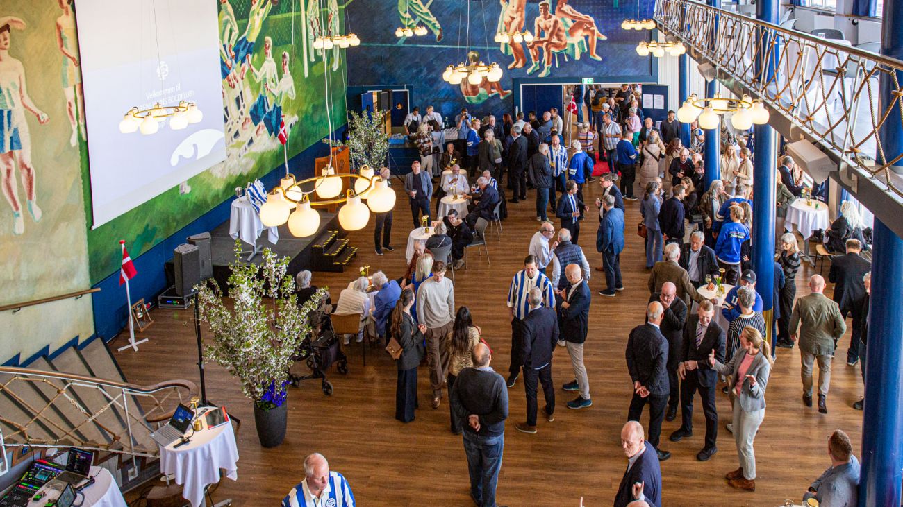 Fødselsdags-receptionen blev selvfølgelig afholdt i Pejsesalen på KB