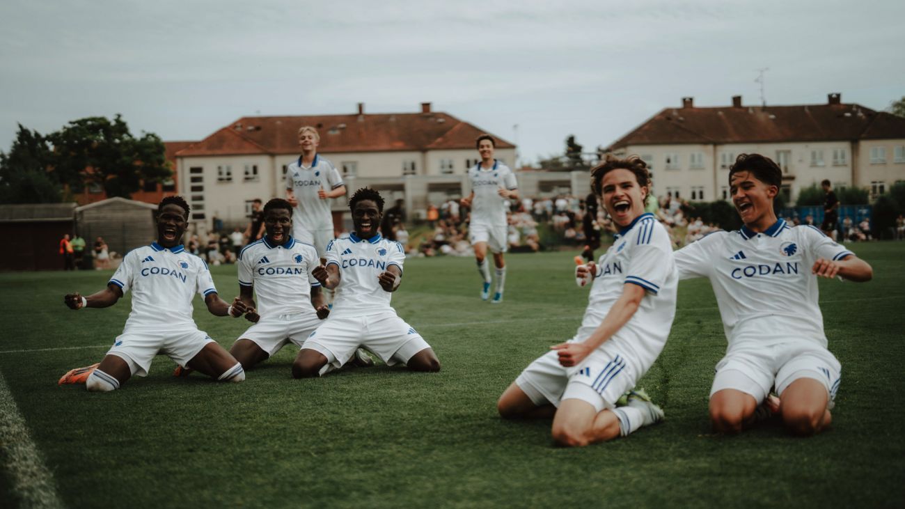 U19 jubler over et af de fem mål i guldkampen mod FC Midtjylland
