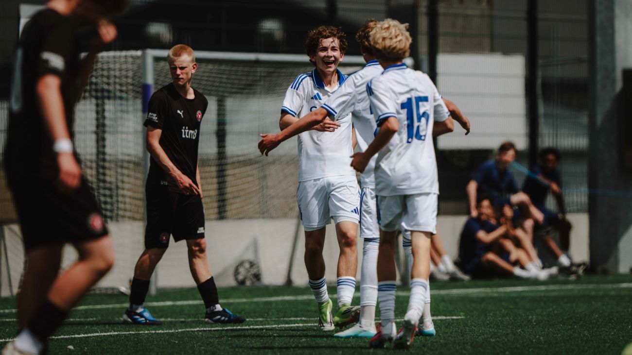 Villads Peltola scorede begge målene i 2-1-sejren over FC Midtjylland
