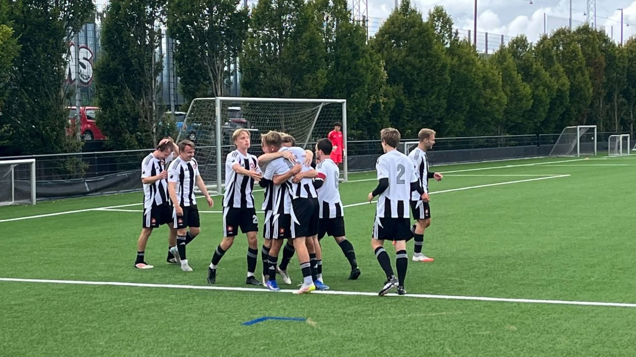 B1903-jubel efter scoring