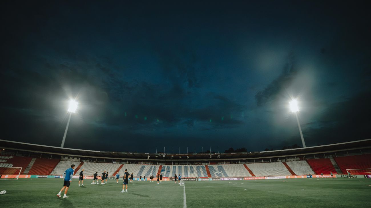 Træning på Rajko Mitic Stadion i Beograd