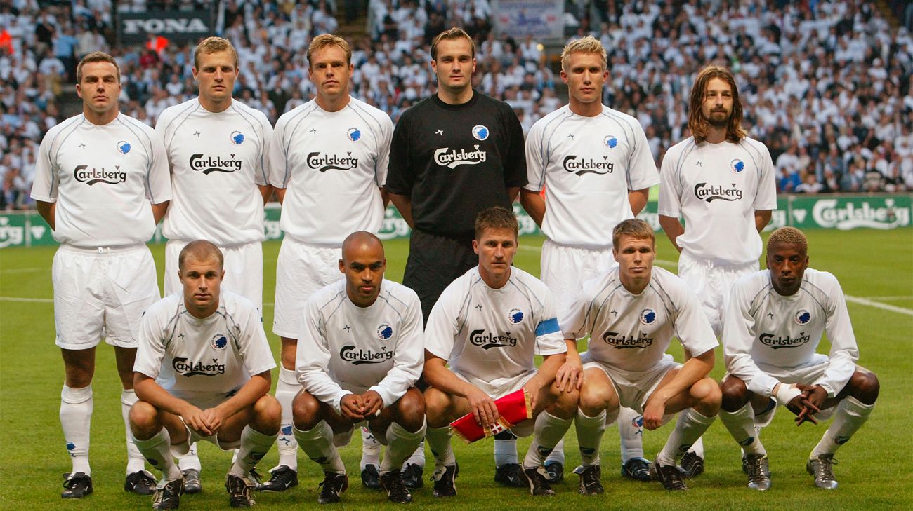 FCK-holdfoto før hjemmekampen mod Rangers FC i august 2003