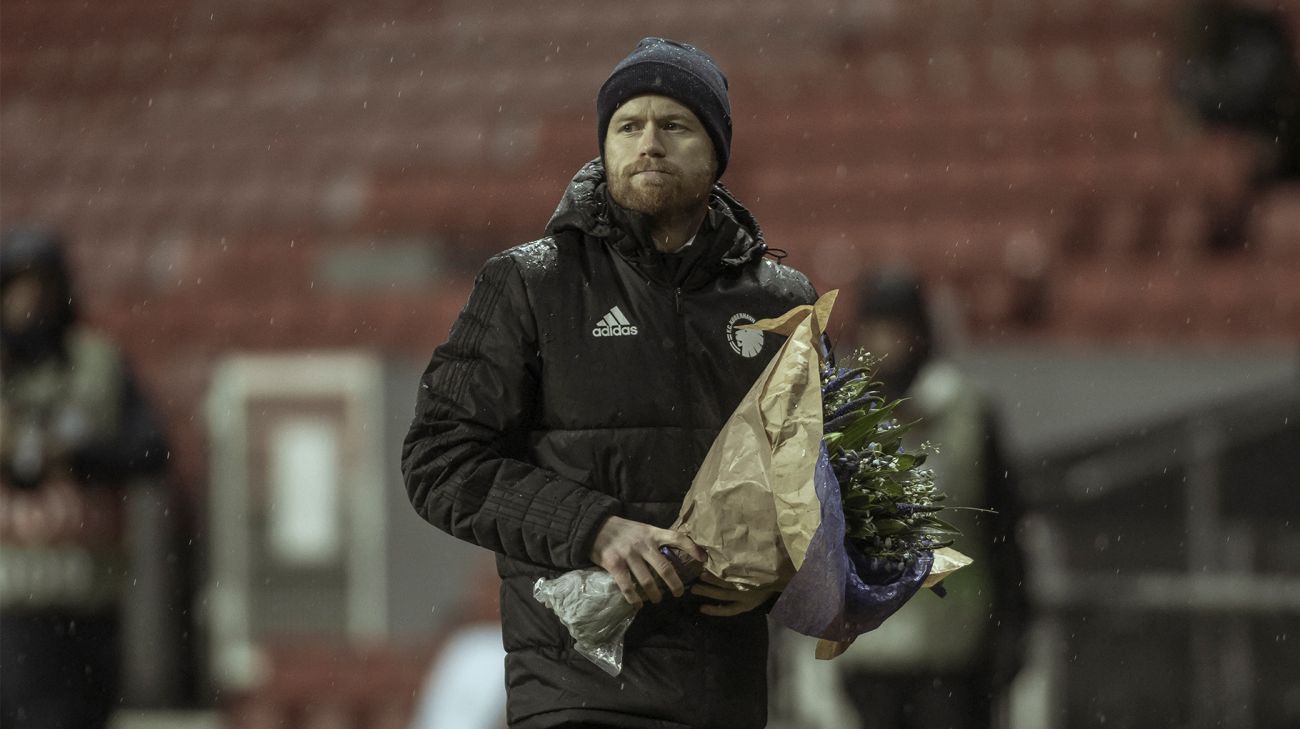 Tom Høgli siger farvel til fansene i Telia Parken Tom Høgli siger farvel til fansene i Telia Parken