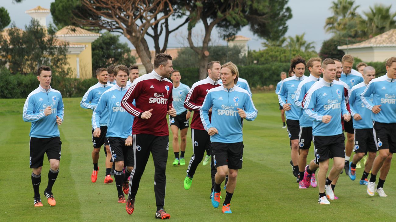 Træning på Campo de Futebol de Vale do Lobo i Portugal