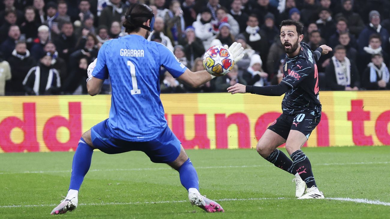Bernardo Silva scorer til 2-1 Bernardo Silva scorer til 2-1
