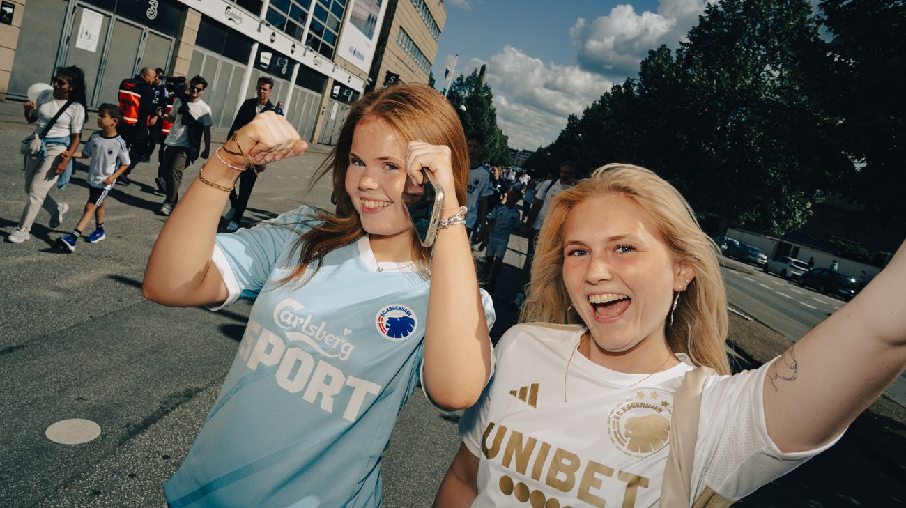 FCK-fans udenfor Parken FCK-fans udenfor Parken