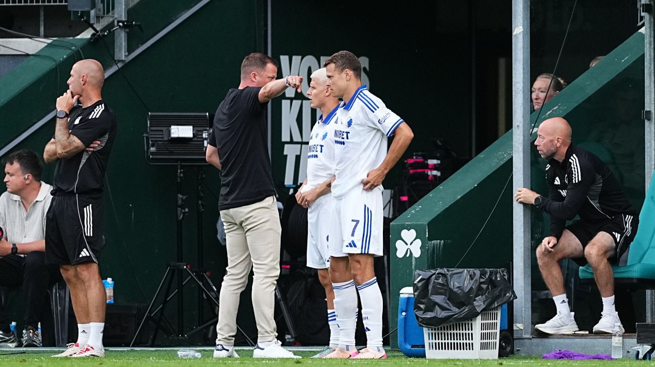 Jacob Neestrup giver instruktioner til Magnus Mattsson og Viktor Claesson Jacob Neestrup giver instruktioner til Magnus Mattsson og Viktor Claesson