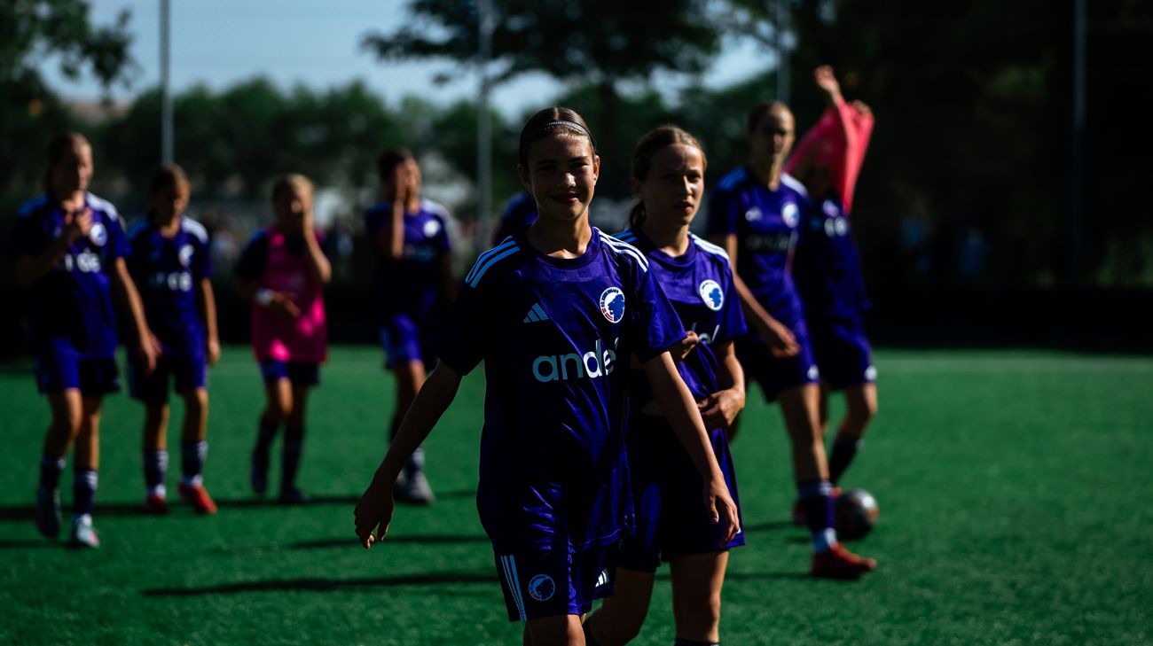 F.C. Københavns U14-piger på vej til kamp F.C. Københavns U14-piger på vej til kamp