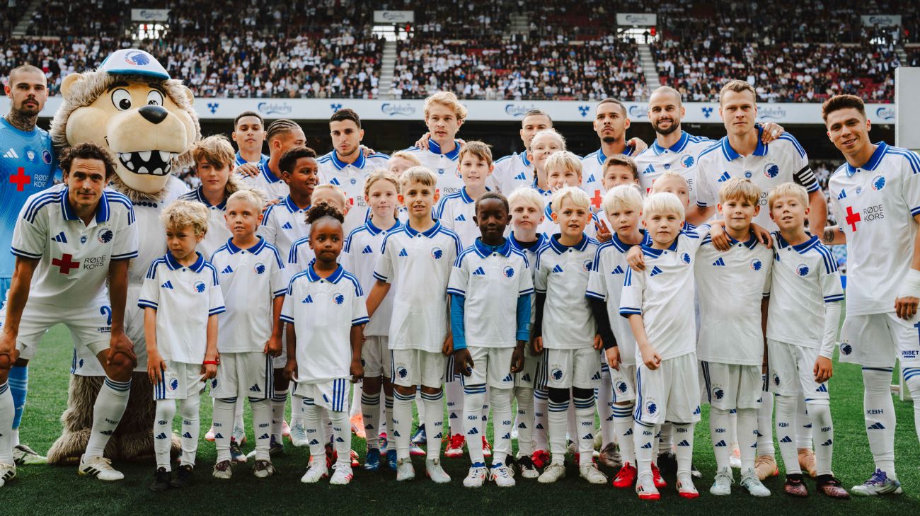Holdfoto med indmarchbørn fra Klub Leo Holdfoto med indmarchbørn fra Klub Leo