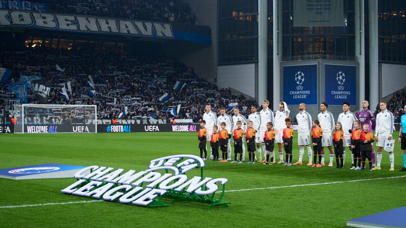 Holdfoto med indmarchbørn