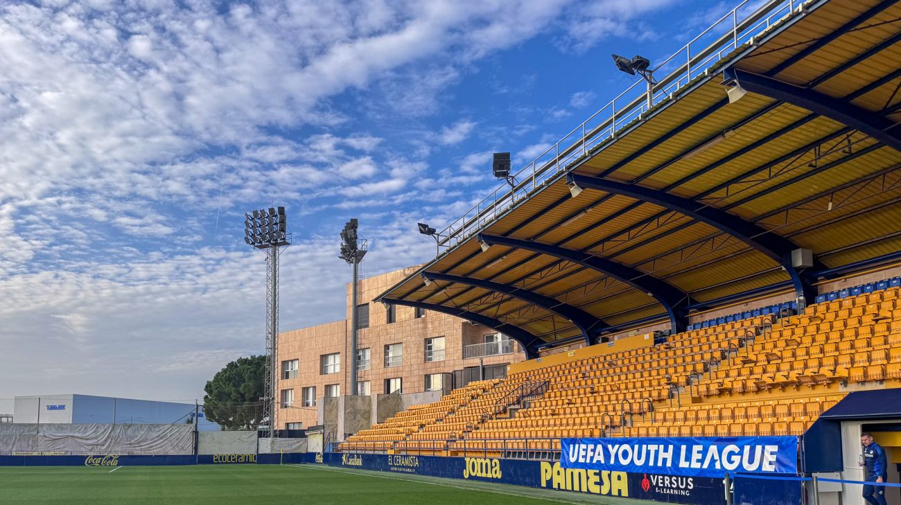 Tribunen på stadion på Villarreal CF's træningsanlæg