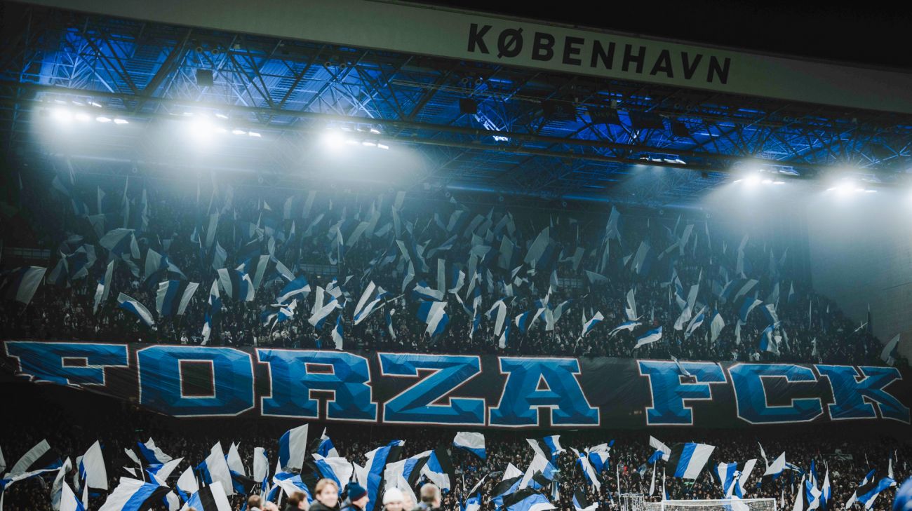 Flag-tifo på Sektion 12